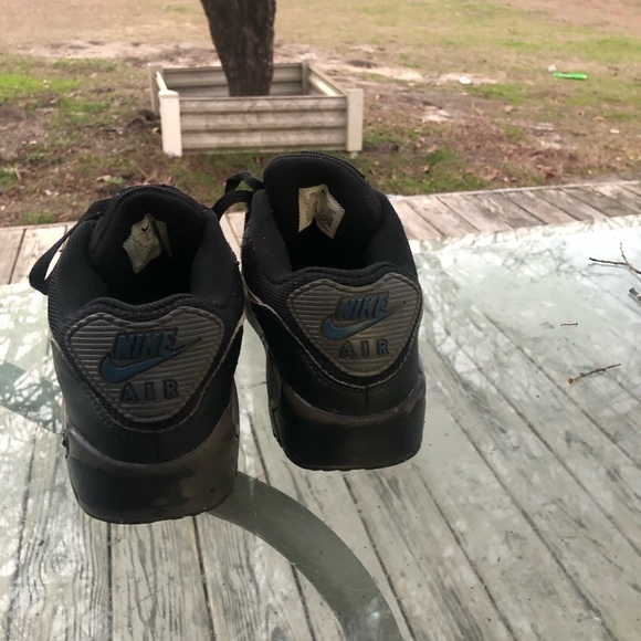 Air maxes - Picture 2 of 3